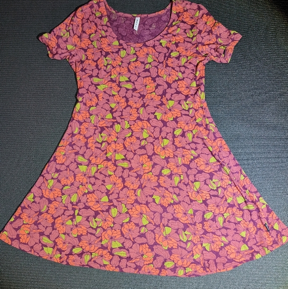 RVCA mini dress. Medium. Muted pastel colors. Medium. Floral print - Picture 4 of 6